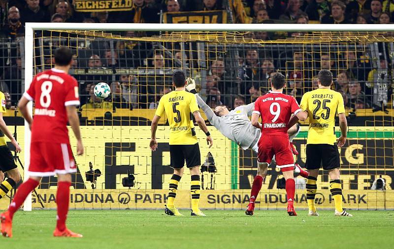  拜仁慕尼黑主场迎战劲旅，德甲榜首大战一触即发  