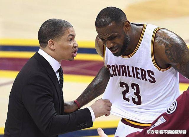 1竞技- 西汉姆联保级形势严峻，莫耶斯面临下课危机  